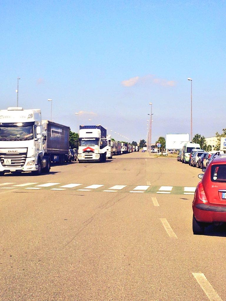 LKW Stau in Piacenza