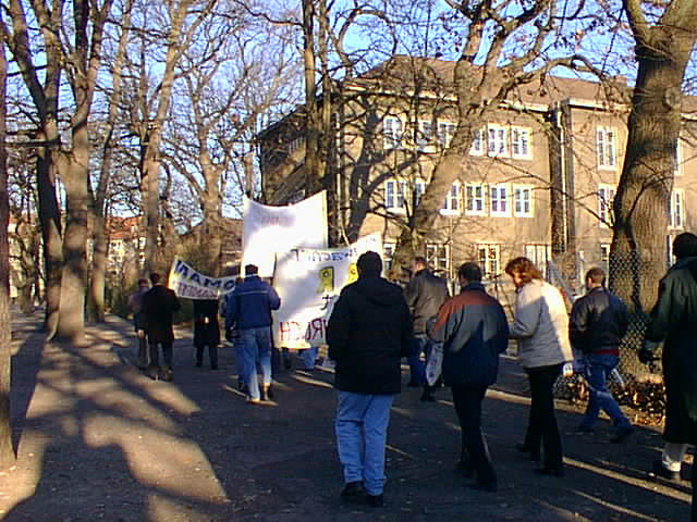 Demo zum Arbeitsgericht 10.12.2003